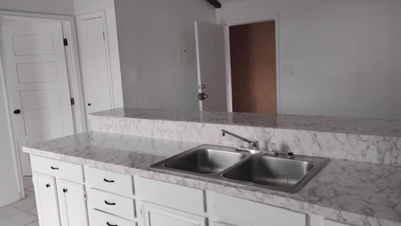 107 E Venus Ln in South Padre Island, TX - Building Photo