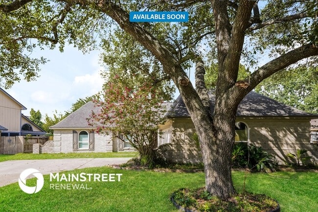 property at 15514 Cabildo Dr