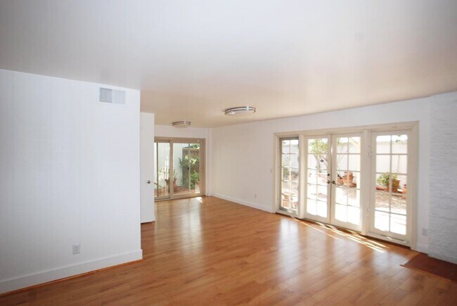 8 Bahama Bend in Coronado, CA - Building Photo - Building Photo