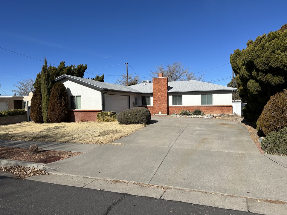 10205 Stovall Pl NE in Albuquerque, NM - Building Photo