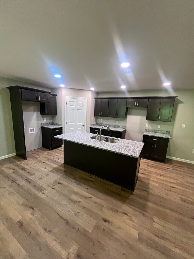 15 Hillcrest Dr in Bruceton, TN - Building Photo - Building Photo