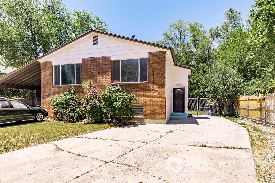 4002 S 5710 W in West Valley City, UT - Building Photo