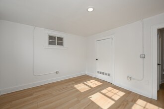 1384 W 83rd St-Unit -101 in Cleveland, OH - Building Photo - Building Photo