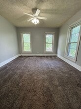 804 Iowa St in Cedar Falls, IA - Building Photo - Building Photo