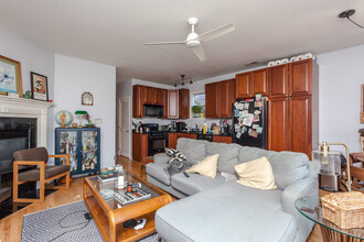 1357 N Artesian Ave in Chicago, IL - Building Photo - Building Photo