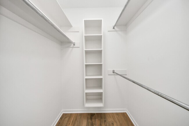 8006 Oakington Dr in Houston, TX - Foto de edificio - Building Photo