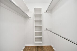 8006 Oakington Dr in Houston, TX - Building Photo - Building Photo