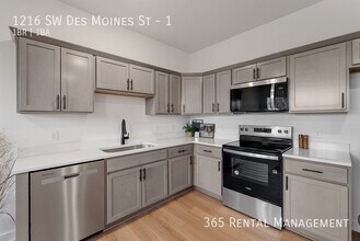 1216 SW Des Moines St in Ankeny, IA - Building Photo - Building Photo