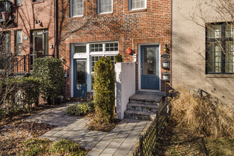 2124 11th St NW in Washington, DC - Foto de edificio - Building Photo