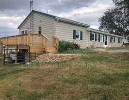 204 Maple Ave in Rural Retreat, VA - Building Photo
