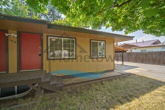 104 E 15th Ave in Post Falls, ID - Building Photo - Building Photo