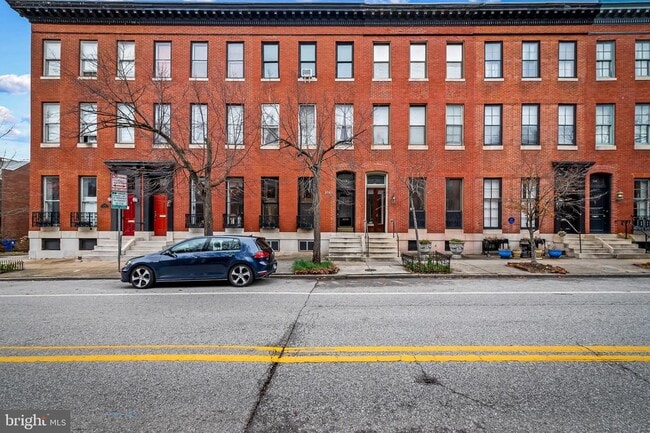 property at 230 W Lafayette Ave