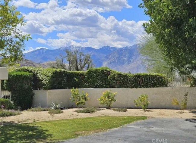 1515 Spyglass Plaza in Palm Springs, CA - Building Photo - Building Photo