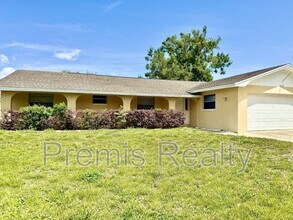 2238 Colonial Dr in Dunedin, FL - Building Photo - Building Photo