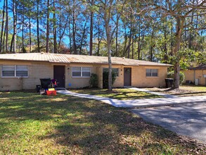 2114 NW 55th Blvd, Unit palmetto creek duplex in Gainesville, FL - Building Photo - Building Photo