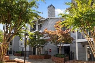 619 Granville Ct in Atlanta, GA - Building Photo - Building Photo