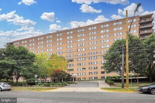 1900 Lyttonsville Rd in Silver Spring, MD - Building Photo