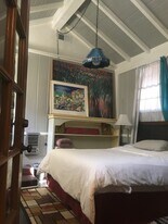 10720 Hortense St in Los Angeles, CA - Building Photo