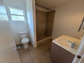 1818 Rhoades Terrace in Sarasota, FL - Building Photo - Building Photo