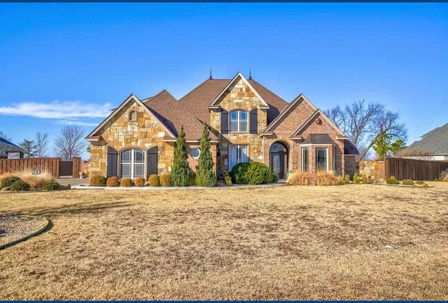 property at 11 Northwest Lakewood Drive