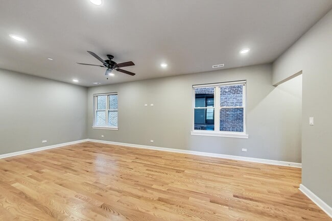 6204 S Kimbark Ave, Unit 1W in Chicago, IL - Foto de edificio - Building Photo