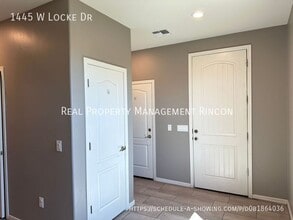 1445 W Locke Dr in Tucson, AZ - Building Photo - Building Photo