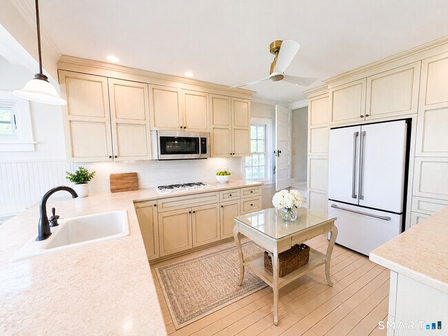 280 1st Ave in Milford, CT - Building Photo - Building Photo