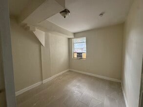 1838 NW 1st Pl, Unit 2 in Miami, FL - Foto de edificio - Building Photo