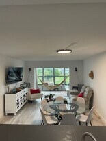 1020 Country Club Dr, Unit 406 in Margate, FL - Building Photo