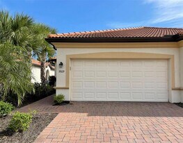 9929 Haze Dr in Venice, FL - Building Photo