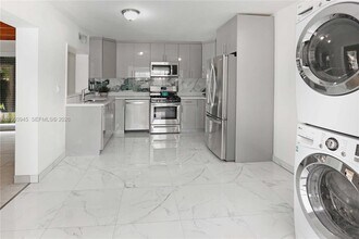 1510 Hayes St in Hollywood, FL - Building Photo - Building Photo