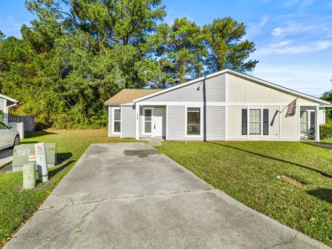 125 Village Cir in Jacksonville, NC - Building Photo - Building Photo