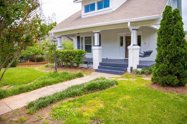 2100 18th Ave S in Nashville, TN - Building Photo - Building Photo