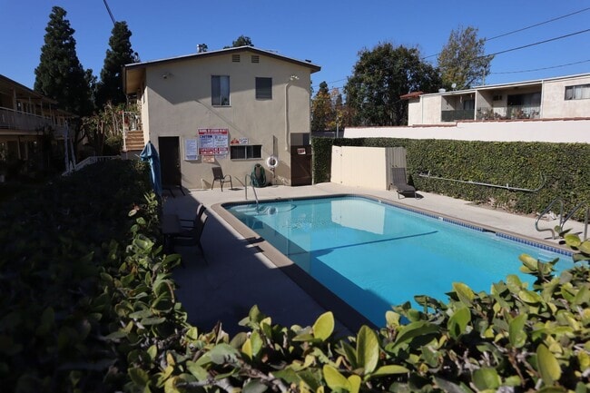 11811 Beverly in Whittier, CA - Foto de edificio - Interior Photo