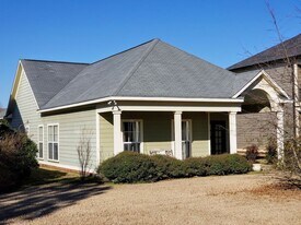 213 Cherrybark St in Oxford, MS - Building Photo
