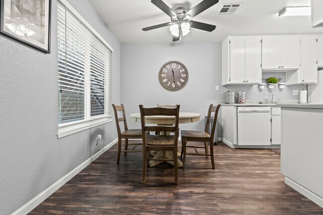 Oak Park in Turlock, CA - Building Photo - Interior Photo