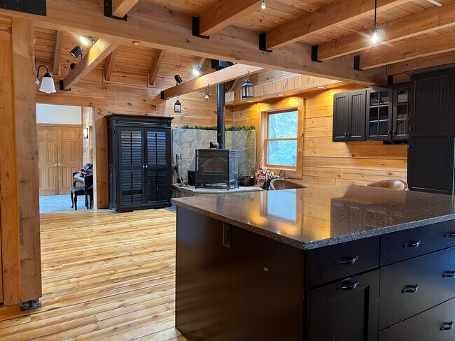 1930 White Day Creek Rd in Fairmont, WV - Building Photo - Building Photo