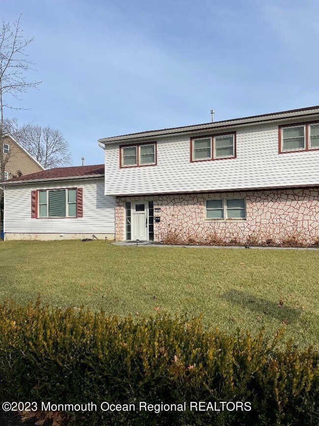 property at 501 Monmouth Pl