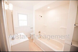 284 Gordon Dr in Akron, OH - Building Photo - Building Photo