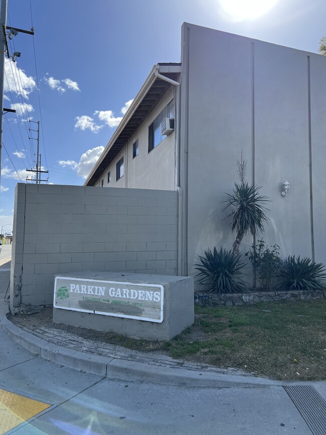 2324 E Commonwealth Ave, Unit 9 in Fullerton, CA - Foto de edificio - Building Photo