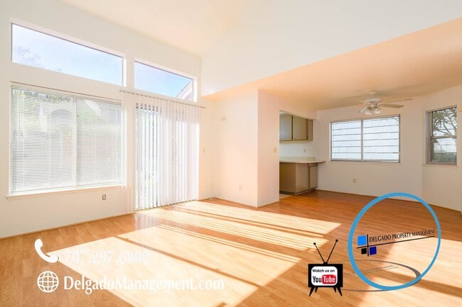 129 Hidden Trail Ln in Vallejo, CA - Foto de edificio - Building Photo