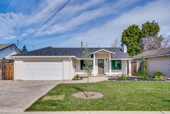 2051 Randolph Dr in San Jose, CA - Foto de edificio - Building Photo