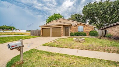 5126 Hawkins Cemetery Rd in Arlington, TX - Building Photo - Building Photo
