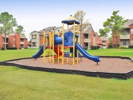 Villa Del Mar Apartments in Arlington, TX - Building Photo