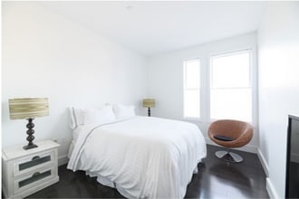 2 W 6th St, Unit 105 in Boston, MA - Building Photo - Building Photo