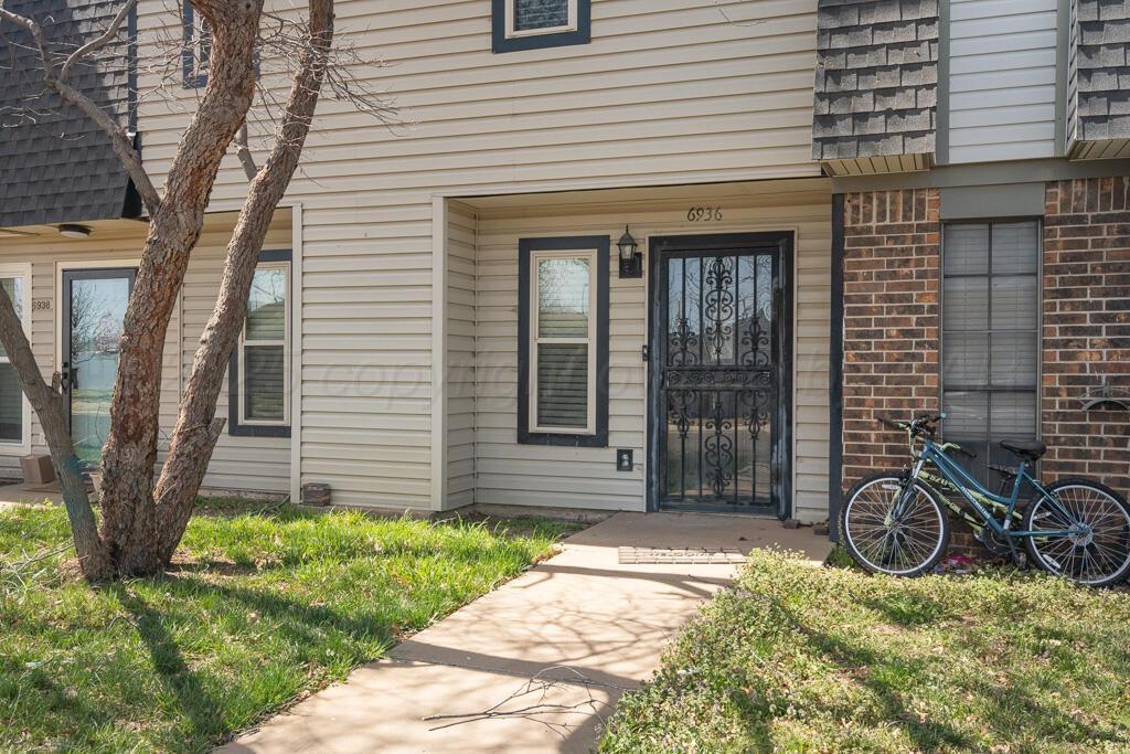 6936 Benwood Square in Amarillo, TX - Building Photo