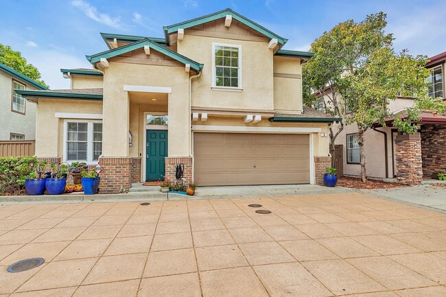 property at 5 Pioneer Ct