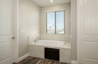 11293 N Alicante Dr in Fresno, CA - Building Photo - Building Photo