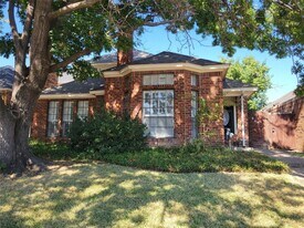 201 Benwynd Dr, Unit 1105 in Mesquite, TX - Building Photo