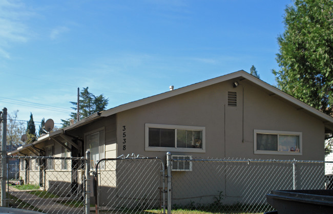 3538 6th Ave in Sacramento, CA - Building Photo - Building Photo